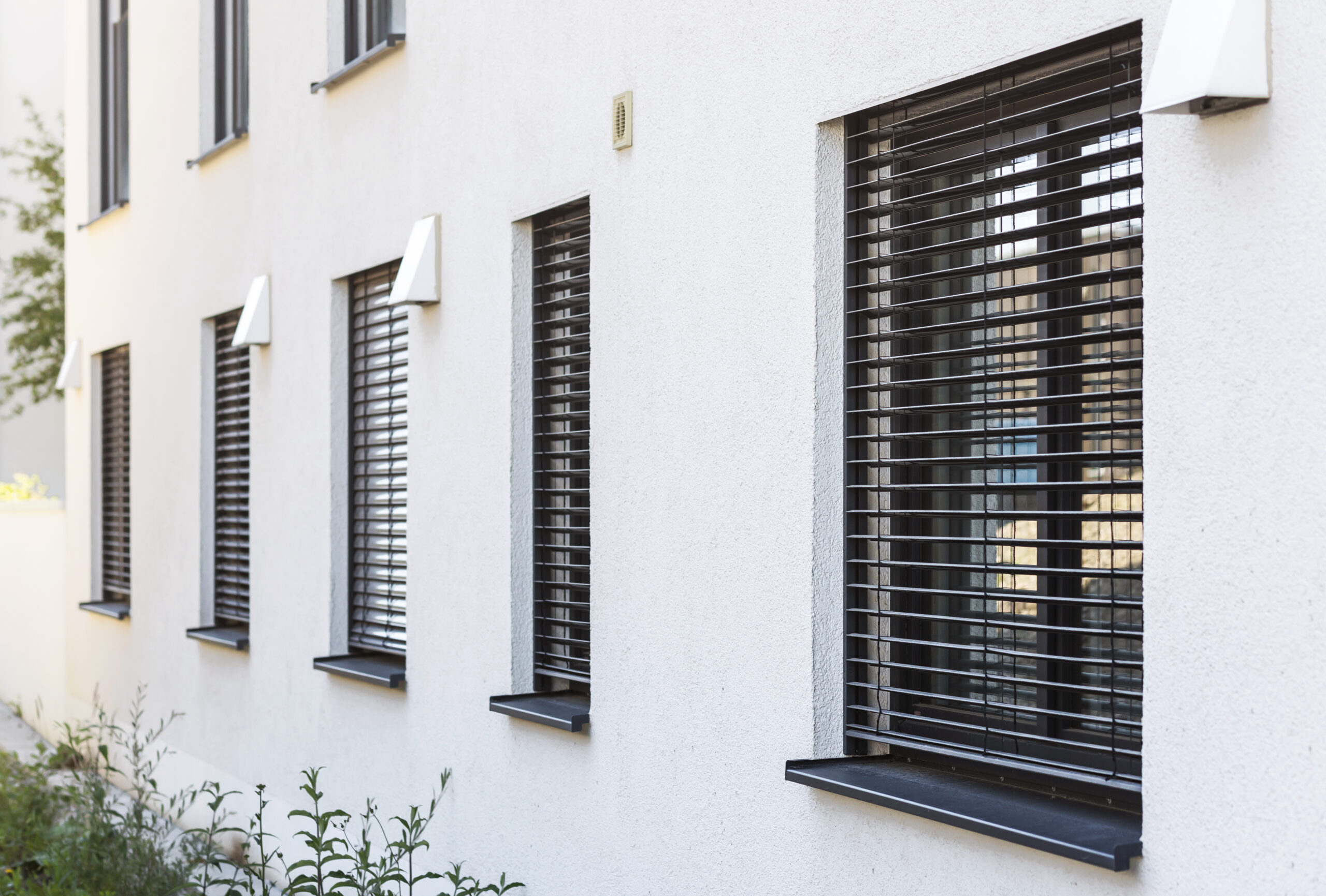 roller-blind-modern-windows-outside-external-blinds-windows-window-roller-blinds-outside
